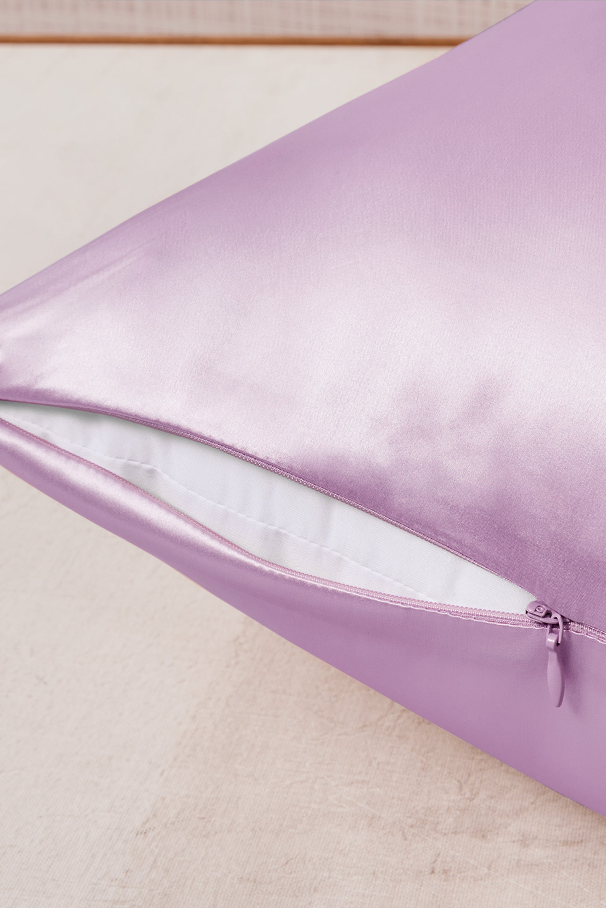 Lavender silk pillow case with zipper – soft and breathable