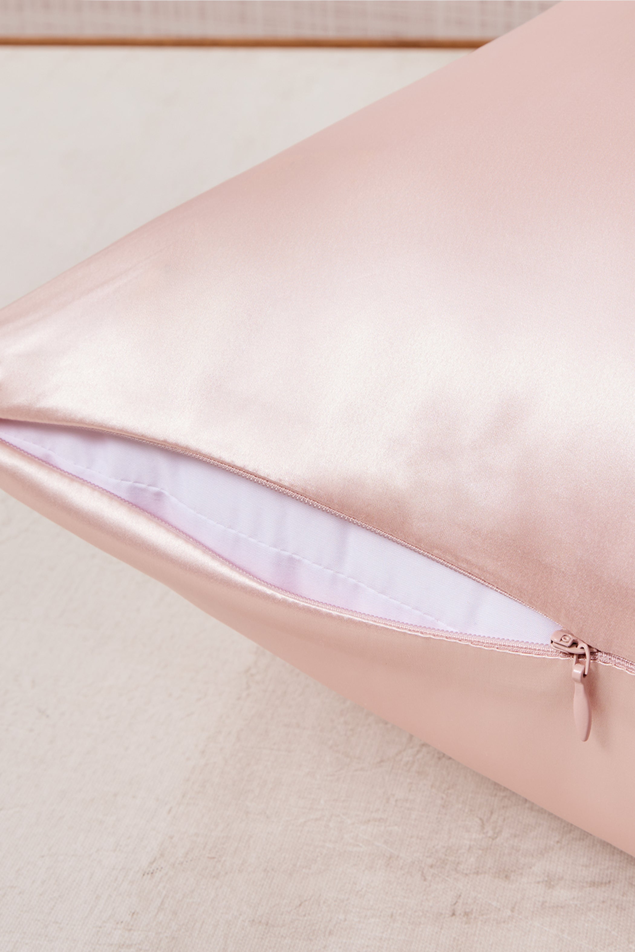 Pale pink silk pillow case – best silk pillowcase with hidden zipper detail