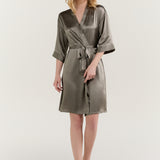 Robe mi-longue en pure soie vert olive pour femme