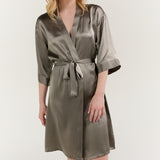 Robe mi-longue en pure soie vert olive pour femme