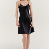Robe nuisette à bretelles spaghetti en pure soie noire