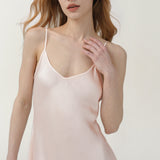 Robe nuisette à bretelles spaghetti en pure soie rose pâle